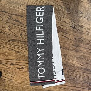 Tommy Hilfiger Black and White Logo Scarf